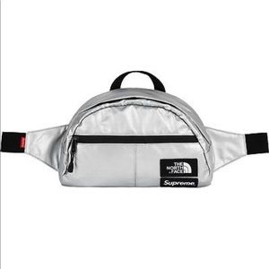 Supreme X The North Face metallic waist bag Silver